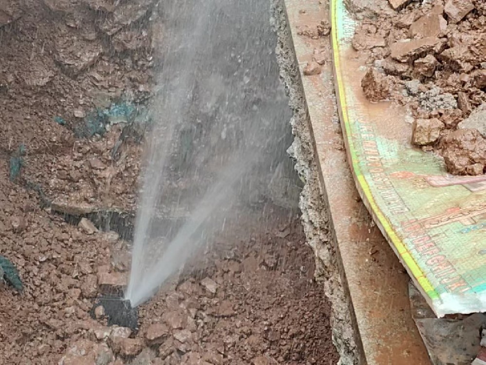 弥渡地区消防水管漏水检测定点开挖